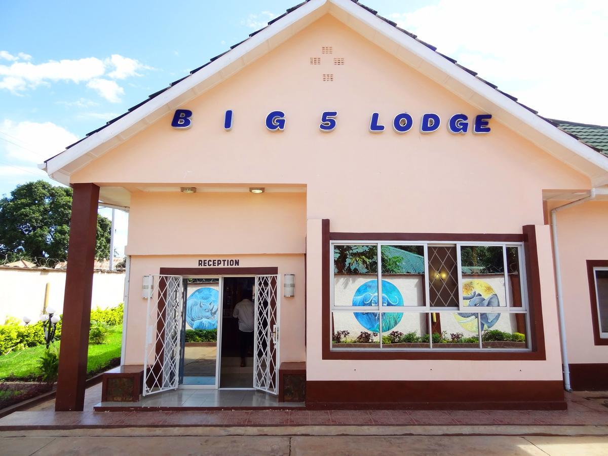 Big 5 Junior Lodge ลูบุมบาชี ภายนอก รูปภาพ
